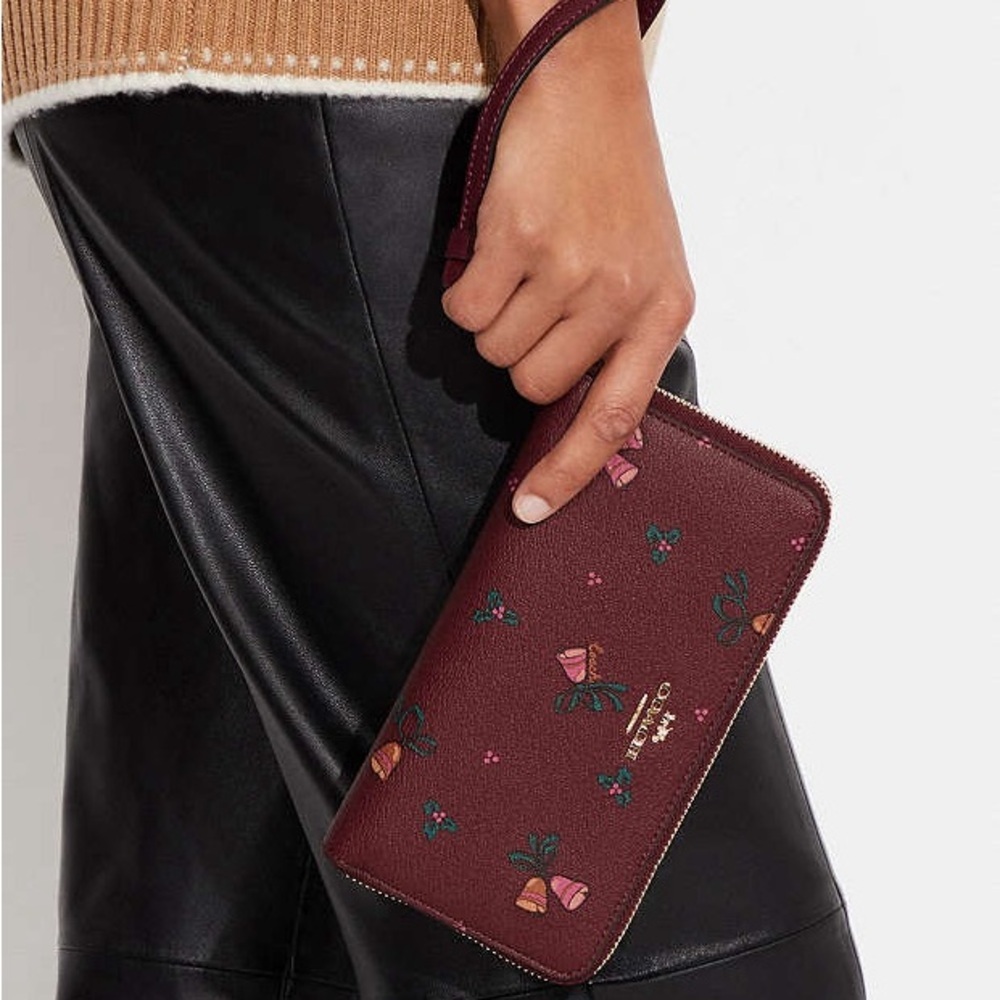 Coach Wallet - Picture 3 of 9